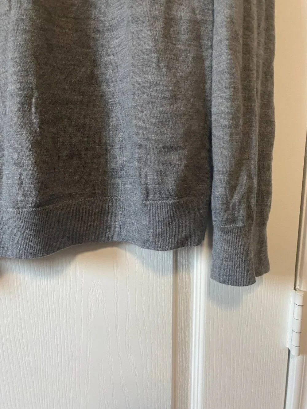 Vintage J.Crew Men's 100% Merino Wool V-Neck Sweater Heather Gray Size XL